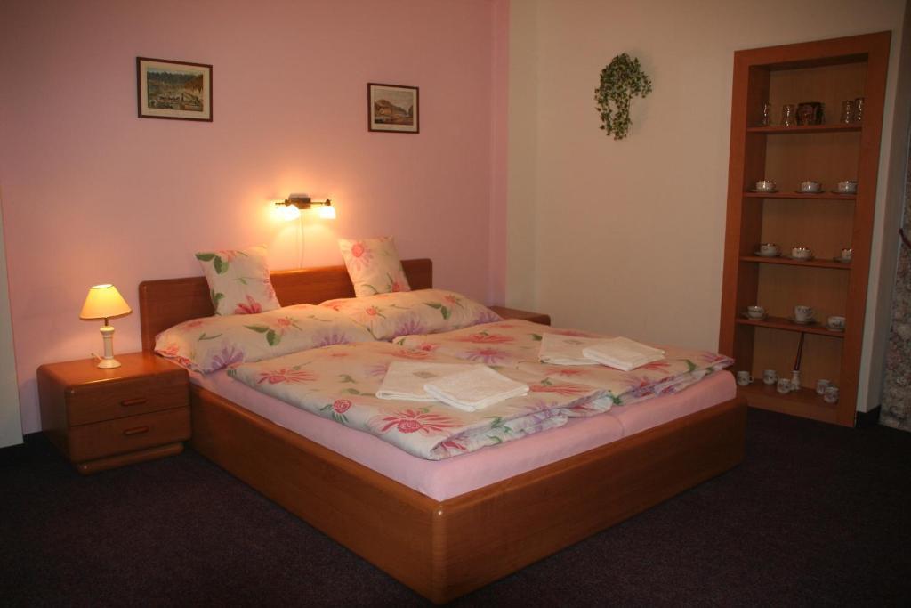 Hotel Chebsky Dvur - Egerlander Hof Karlowe Wary Pokój zdjęcie