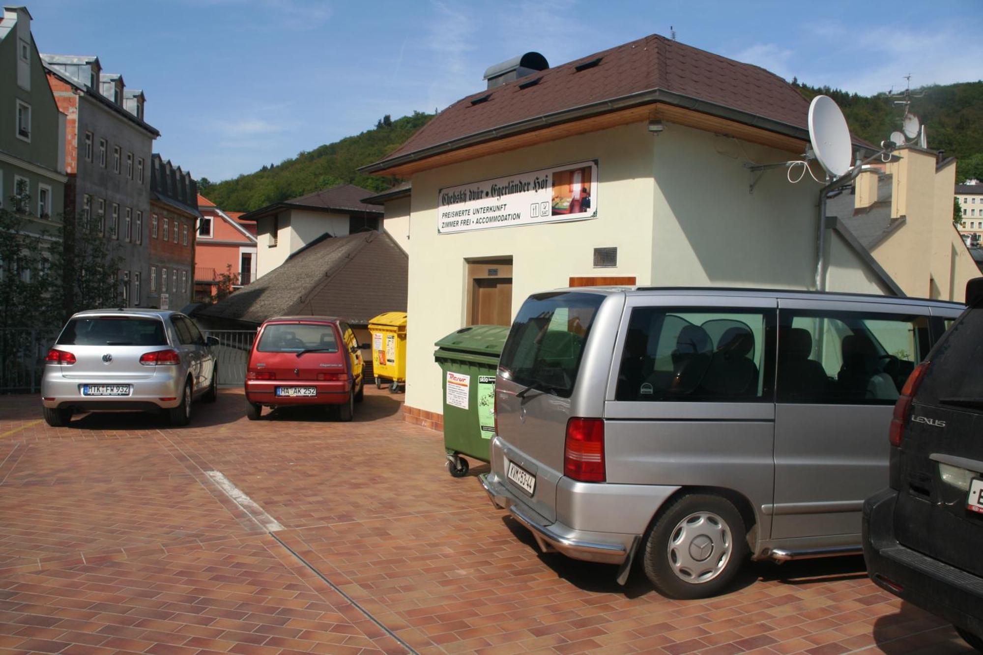 Hotel Chebsky Dvur - Egerlander Hof Karlowe Wary Zewnętrze zdjęcie