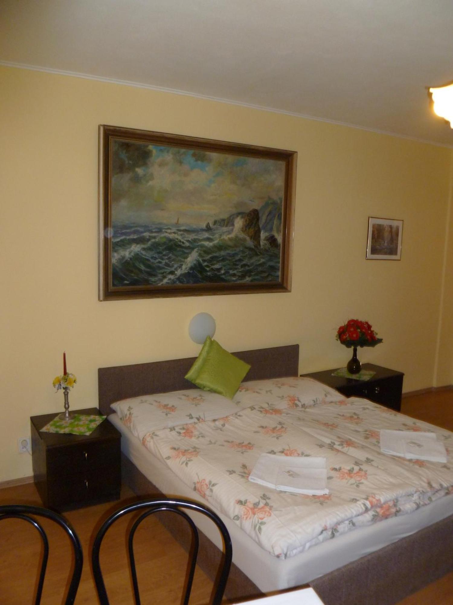 Hotel Chebsky Dvur - Egerlander Hof Karlowe Wary Zewnętrze zdjęcie